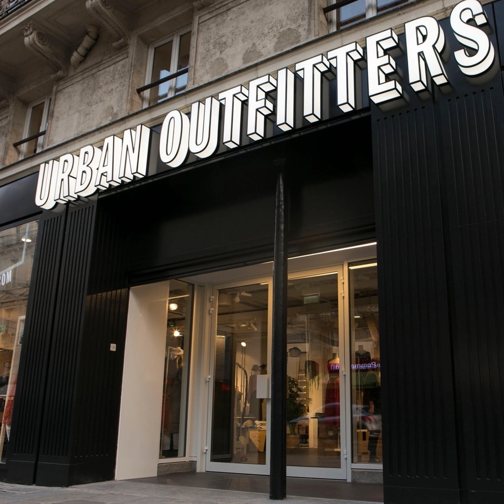 URBAN OUTFITTERS SURPRISE BUNDLE 3+ items!! size xs-s